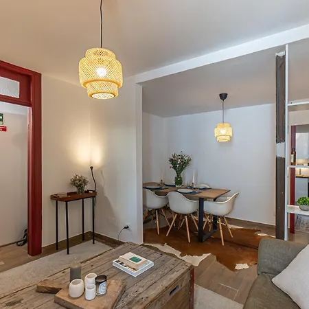 Rustic-chic House - Steps From The Ocean - Old Foz 포르투